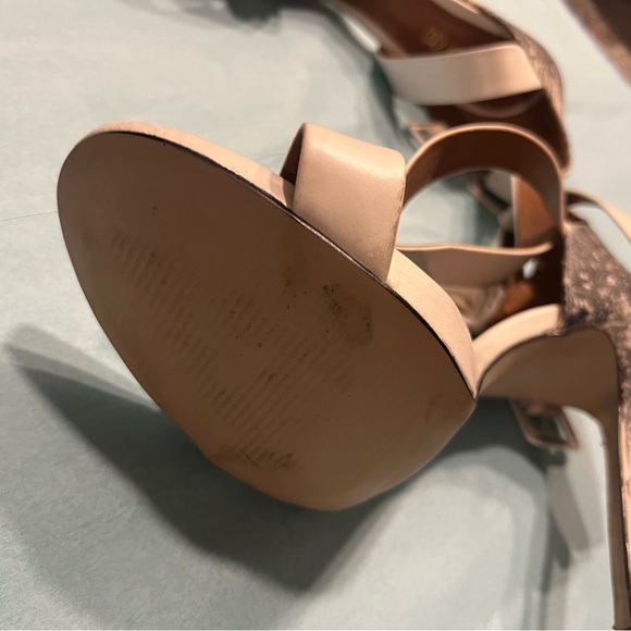 Aldo white snake ankle strap heels size 9 - Picture 10 of 10